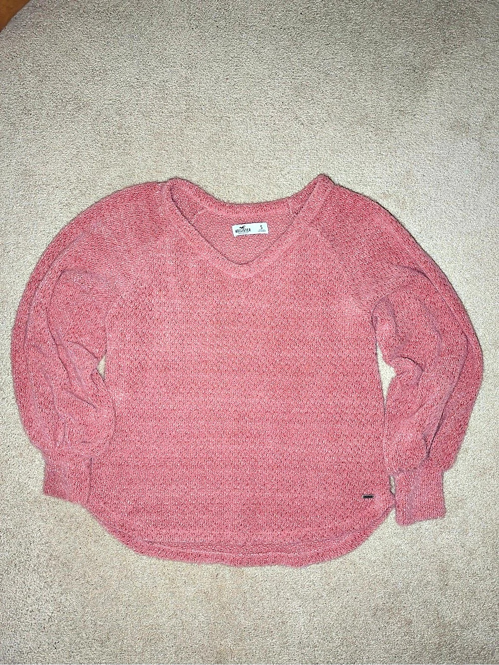 Hollister V-Neck Sweater in Pink Size Small Like New - Picture 1 of 4